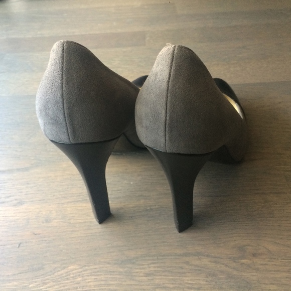 Stella McCartney | Grey suede/black cap toe pumps - Picture 7 of 8